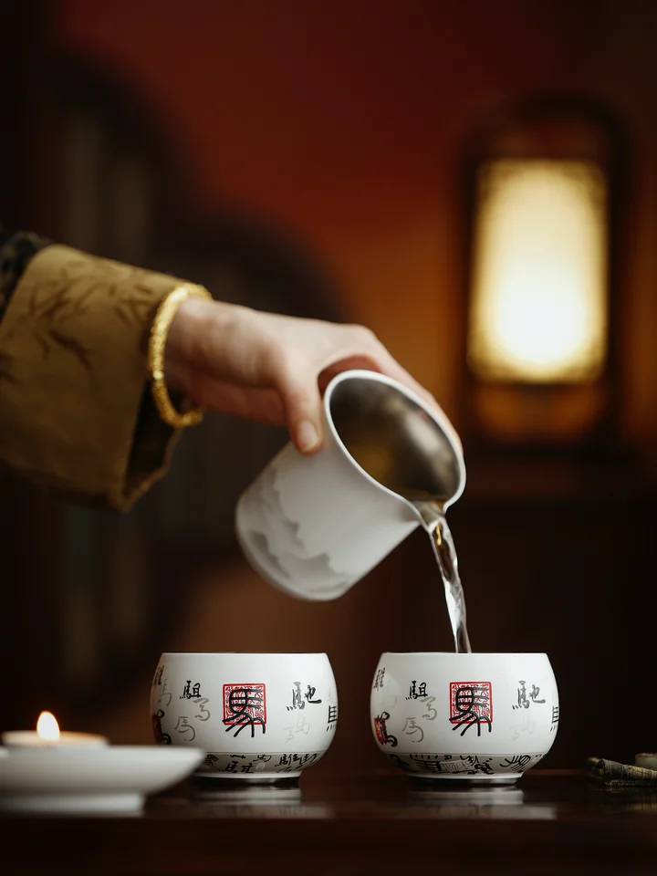 湯呑み 2点セット チタン磁器 干支 午年 上品 ギフト 父の日 母の日 敬老の日 誕生日 恩師