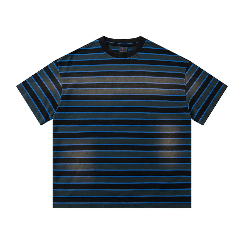 ストライプ柄 メンズTシャツはどう選ぶ？夏の日常に溶け込む、水洗いグラデーションの魅力とは
