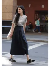 深い青色のAラインスカート【高腰・細身効果・ミディ丈】（セットアップ対応）