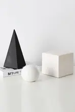 モダンなミニマリストデザイン！幾何学模様の黒白マット仕上げ陶器オブジェ