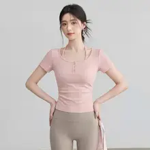 女性用 ヨガウェア風デザインのTシャツ【ブラ付き・大きめネック・フィットネス用】（セットアップ対応）
