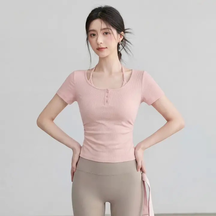 女性用 ヨガウェア風デザインのTシャツ【ブラ付き・大きめネック・フィットネス用】（セットアップ対応）