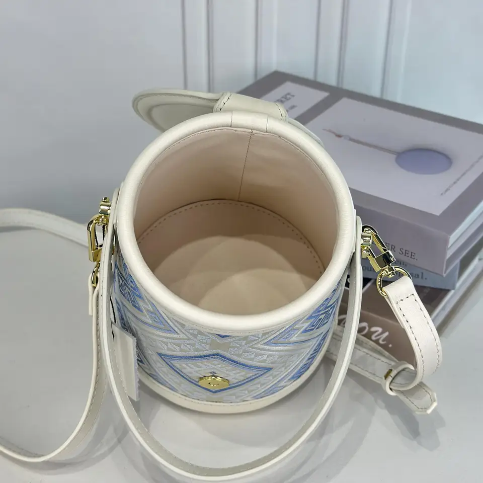 牛革製 水桶型バッグ【女子用・手提げ・ショルダー対応・スリムデザイン】