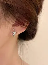 輝くジルコニア 四角形星型イヤリング【クールなデザイン・おしゃれな耳飾り】