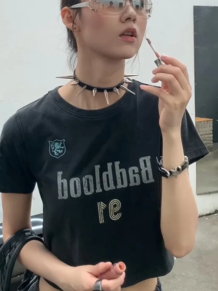 色褪せたTシャツは本当にダメなのか？それとも、逆に魅力になるの？