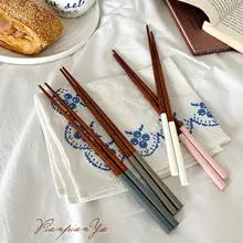 韓国スタイルのカラフルハンドルの無垢材製箸とスプーン【一人用・おしゃれなデザイン】（セットアップ対応）