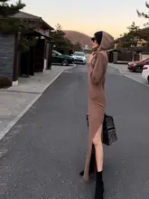 フード付きVネックパッド入りロングニットドレス【厚手・スリットデザイン・白】