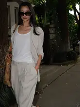 白色リネンのジャケットとキャミソール・ワイドレッグパンツ・ショートパンツ（セットアップ対応）