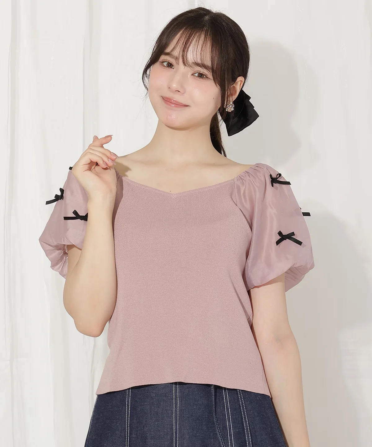 パフスリーブが夏の日常を彩る理由は？甘いリボンが決める「着こなしの魔法」