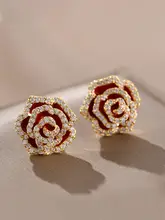 秋冬向け 気品溢れるレッドカメリアイヤリング【穴あけ不要・小さなストーンデザイン】