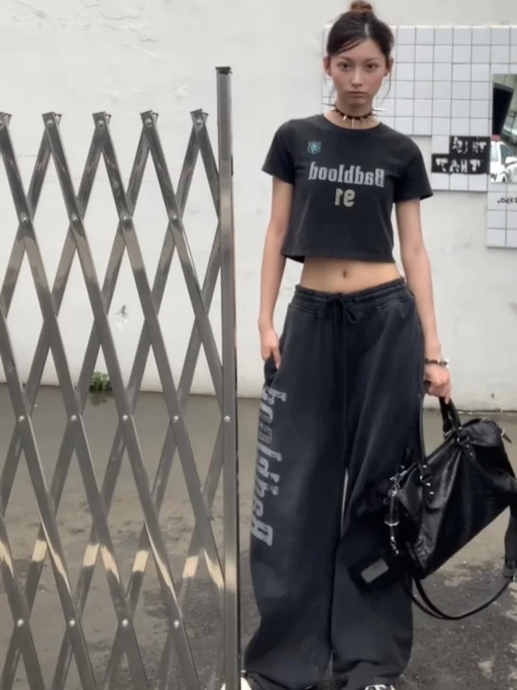 色褪せたTシャツは本当にダメなのか？それとも、逆に魅力になるの？