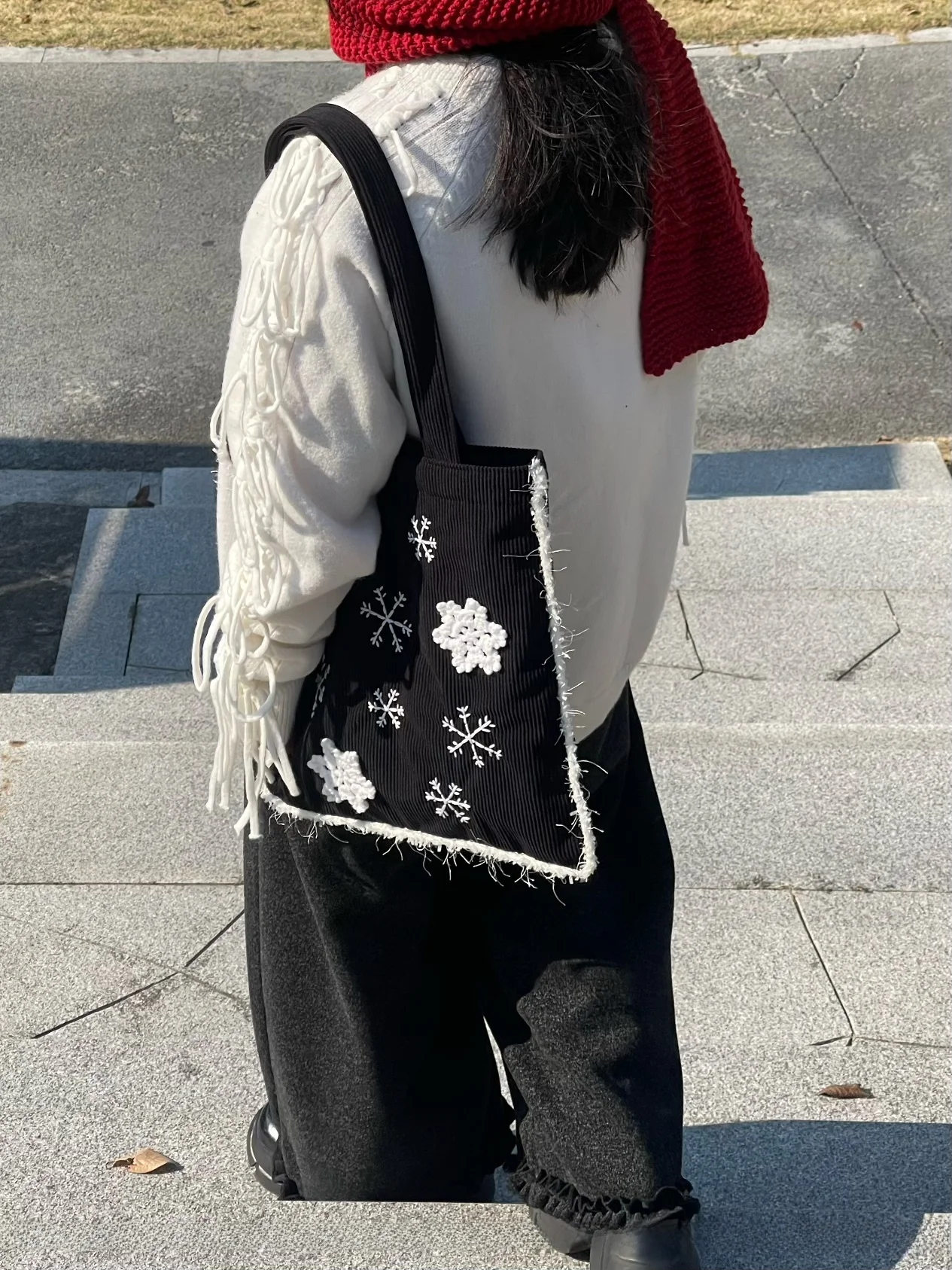 冬の雪花デザインショルダーバッグ：軽量でカジュアルな旅行用バッグの選び方