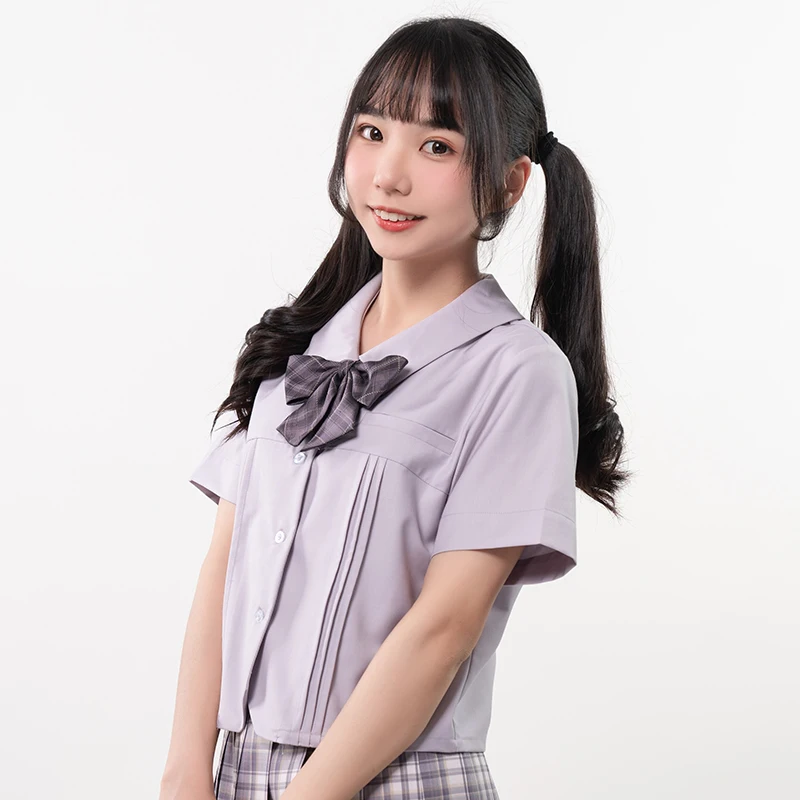 薄い水色の服を選ぶときに迷うなら、この1枚で解決できる