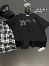 ユニセックスデザインのキッズTシャツ【純綿・短袖・キラキラの装飾付き】