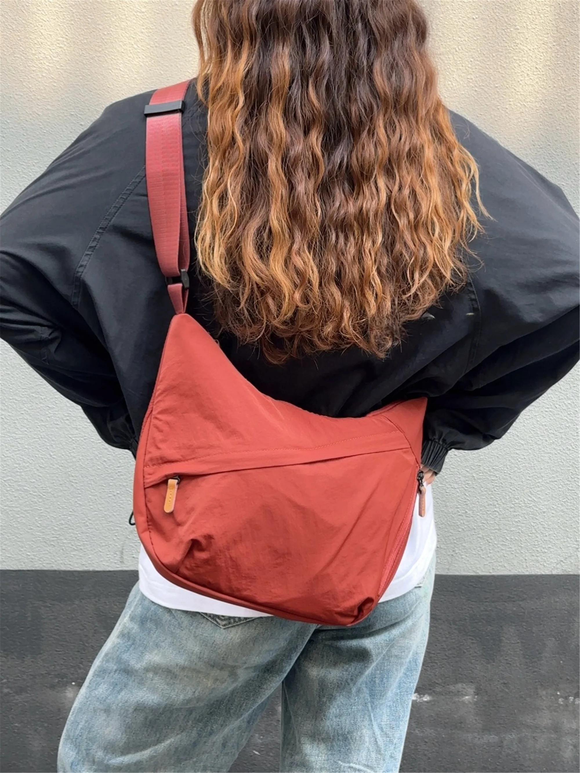 通勤の肩痛を防ぐためには、どんなキャリーオンバッグがおすすめ？