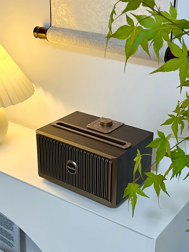 胡桃木調のBluetoothスピーカーV6：レトロデザイン と高音質のバランスを実現