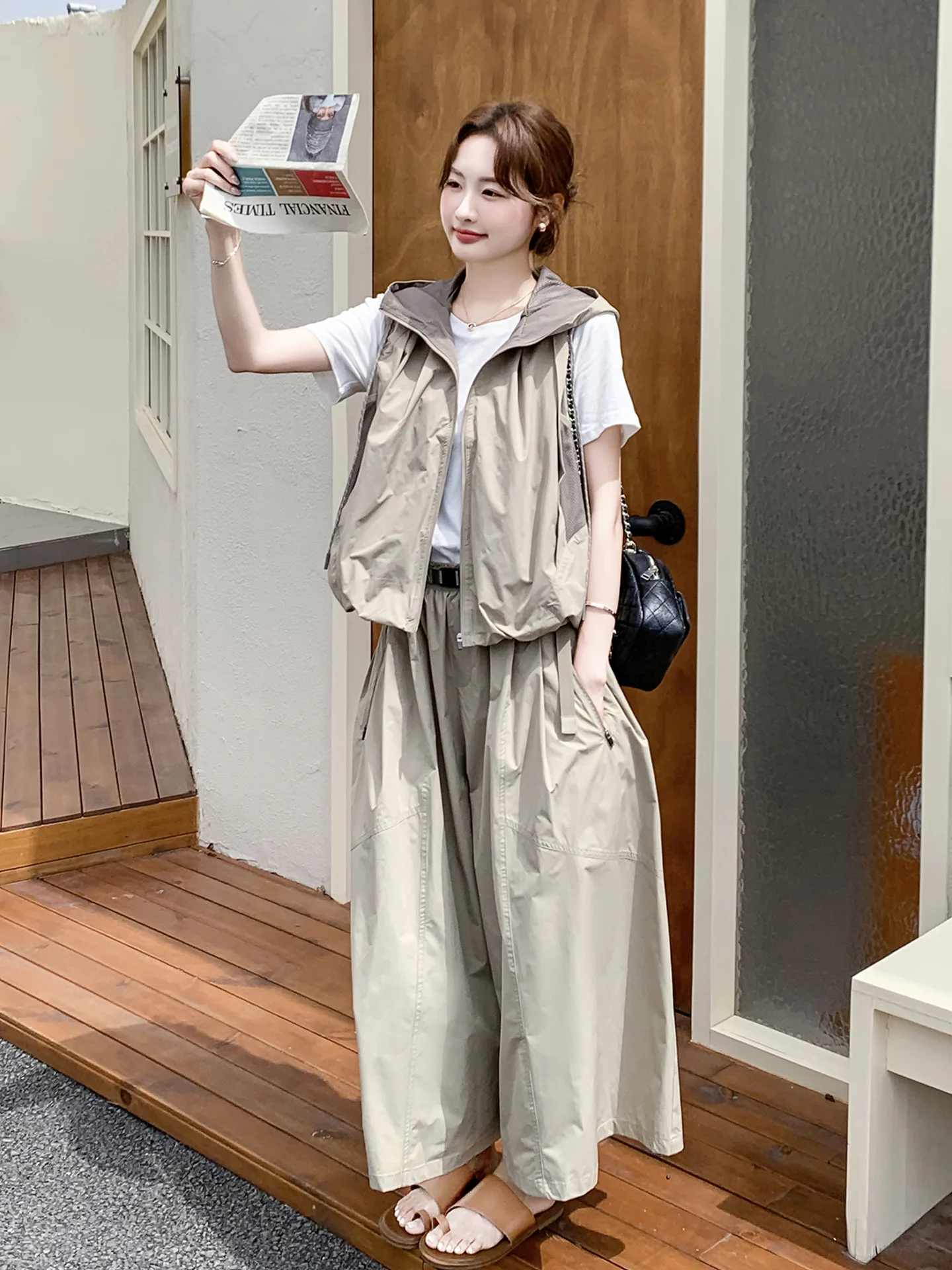 ワイシャツに合う服は？カジュアルな夏のスタイルを決める1つの答え