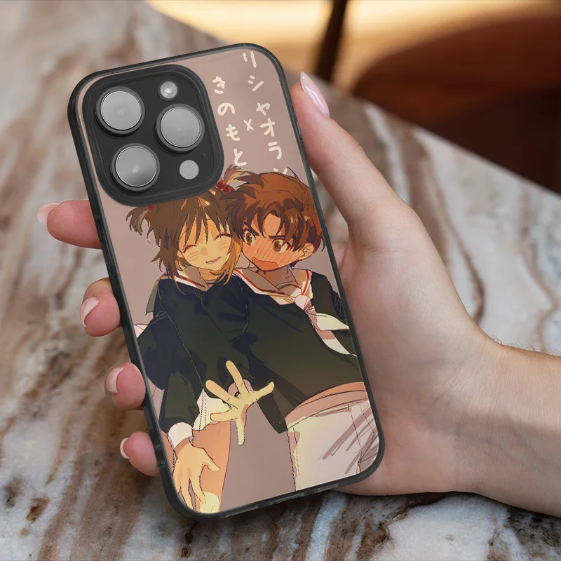初期の携帯電話と現代のスマホを比べて、今こそ注目すべき「挿絵デザインの保護ケース」は？