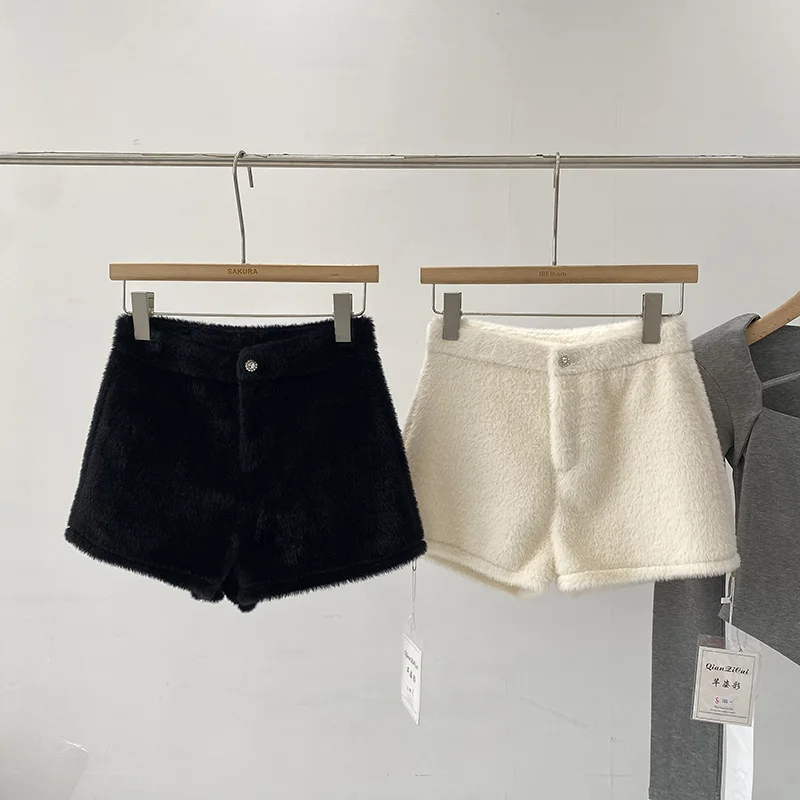 フレアパンツ ハイウエストでスタイルを整えるには？低身長でもバランス感ある着こなしを実現できるアイテムとは？
