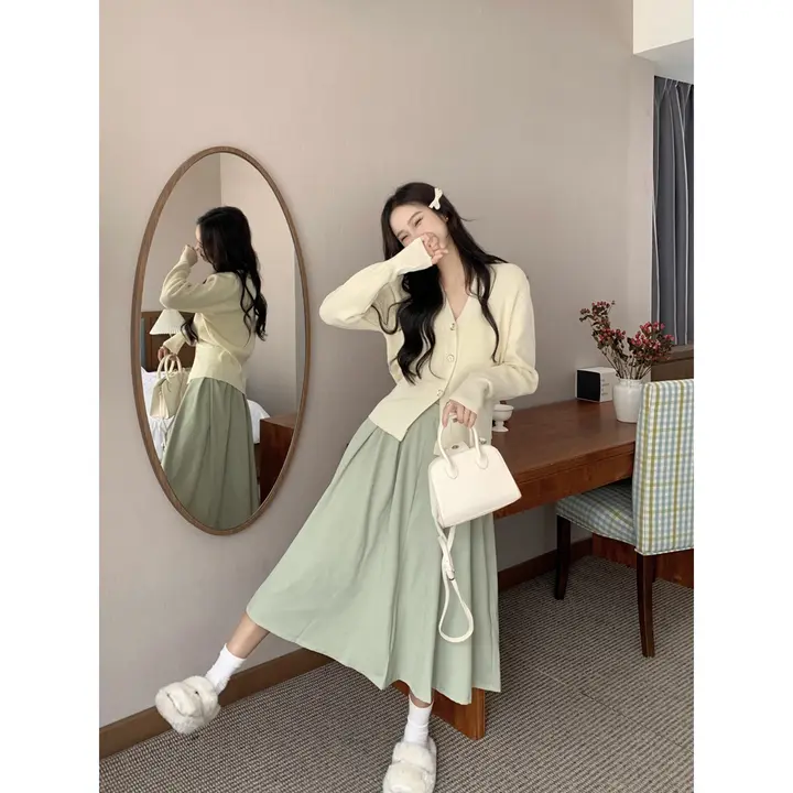 温かみあるデザイン！長袖ニットカーディガンとハイウエストミディスカート【秋用・トレンド】（セットアップ対応）