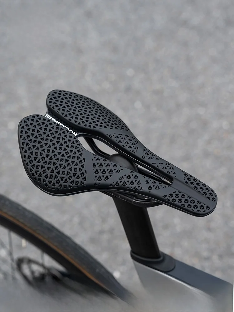 3Dプリントカーボンファイバー自転車サドル：通気性と軽量設計がマウンテンバイク・ロードバイクに与える影響