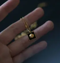 フランス風ビンテージデザインの金色貝殻ロックチェーンネックレス