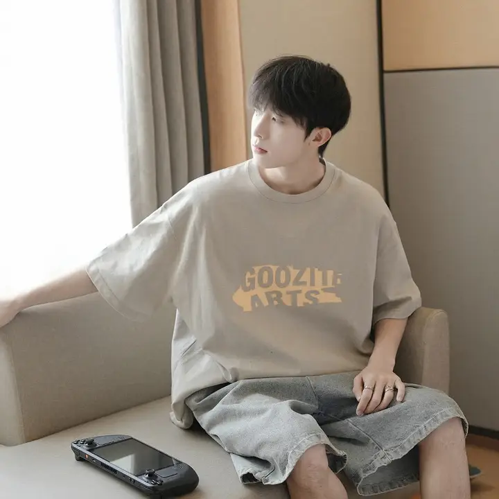 夏用 半袖Tシャツ【重厚感のあるプリント・コットン製・レギュラーフィット】