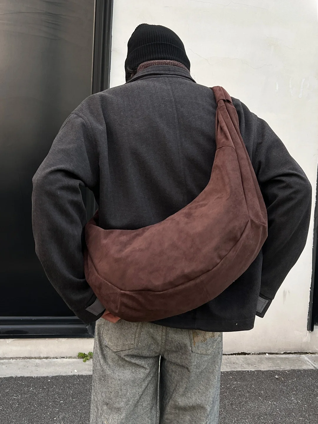 通勤とレジャーで活躍する大容量トートバッグは、どう選ぶ？