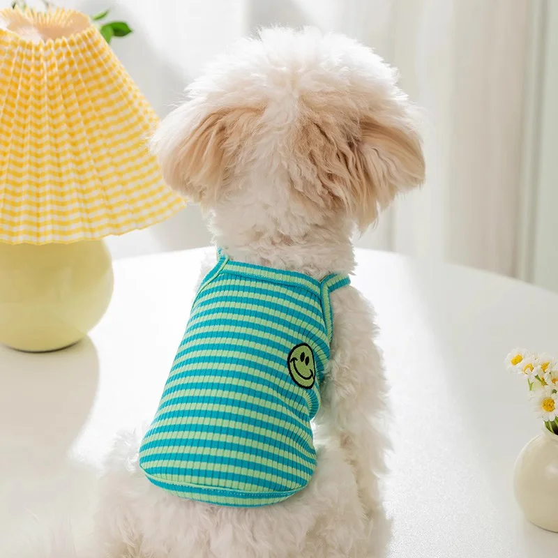 hipidog 小型犬用夏用服：笑顔プリントとカラフルストライプで快適な室内生活を実現
