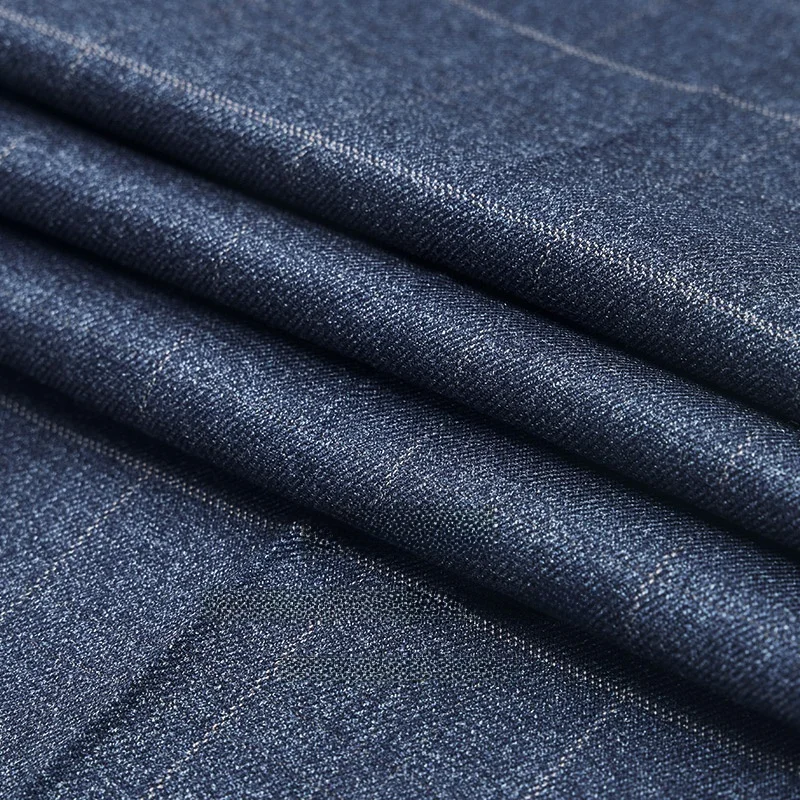 ネイビー パンツの選び方で失敗しないコーデは？