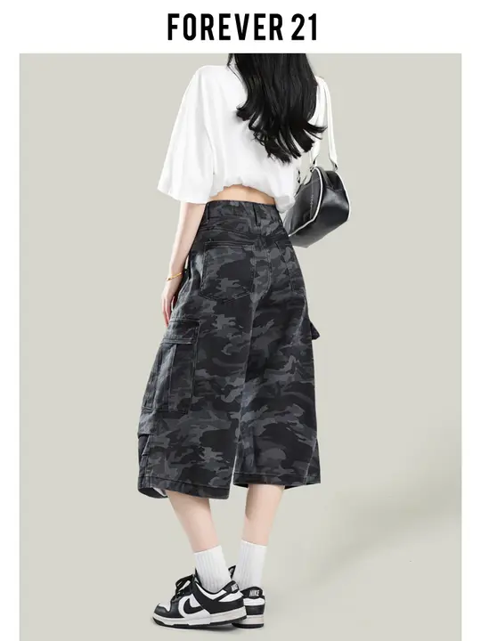 Forever 21 迷彩 ワイドレッグ クロップド ジーンズ 女性