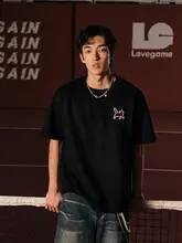 猫デザインのショートスリーブTシャツ【ユニセックス・夏用・カジュアル・ルーズフィット】（セットアップ対応）