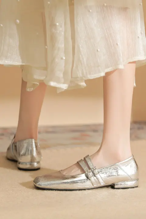 低ヒールシルバー・マリジェンヌシューズ【フラット・スクエアトゥ・ビジネス向け】