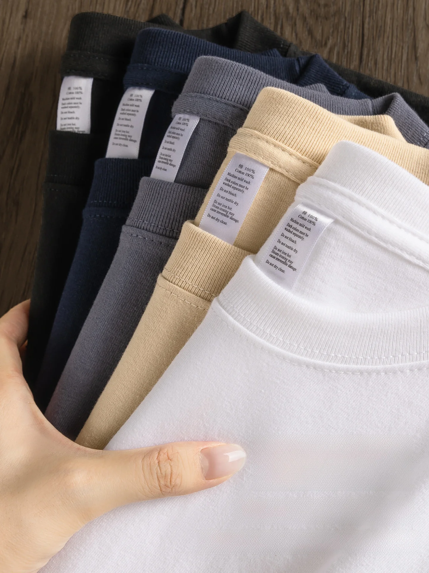長めのTシャツをどう選ぶ？シンプルで通気性の良いコットンロングTが秋の日常を救う