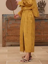 レトロな刺繍デザインの広がるパンツ【女性用・秋春向け・玉石付き・フィット】