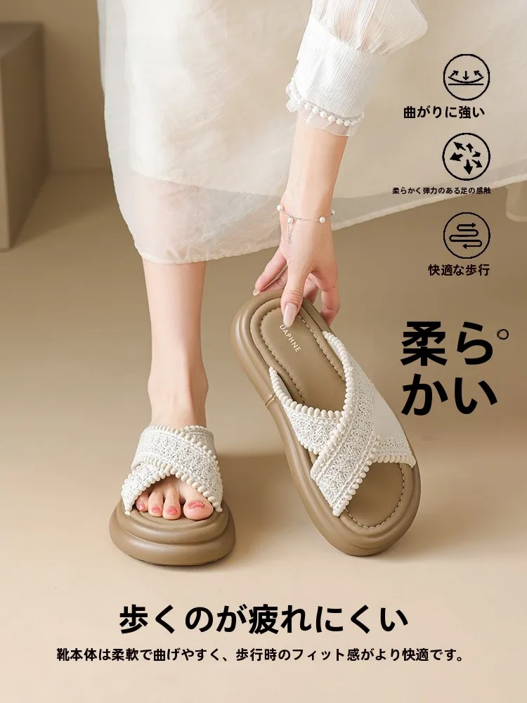 厚底サンダルのコーデ選びに役立つ：Daphneのリゾートスタイルモデル実用性解析