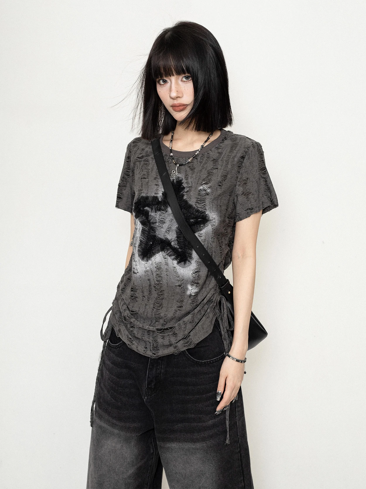ヴィンテージ風ダメージTシャツは夏の日常着に最適な風合いを提供するのか