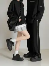 ユニークデザインのスニーカー【厚底・春用・カジュアル・男女兼用】