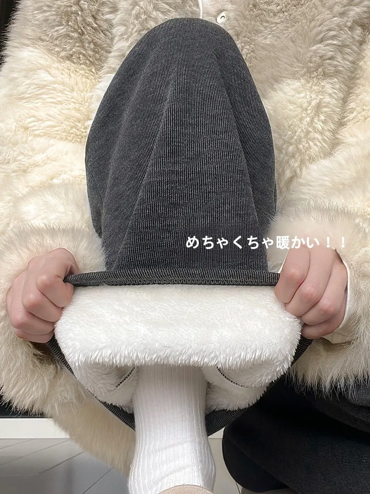 冬の通勤スタイルに悩むあなたへ：「柔らかさと保温性のバランス」を取るベストなパンツは？