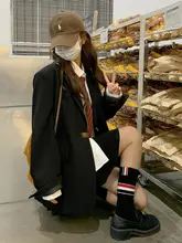 流行の黒いジャケット【春秋用・デザイン性・高級感】