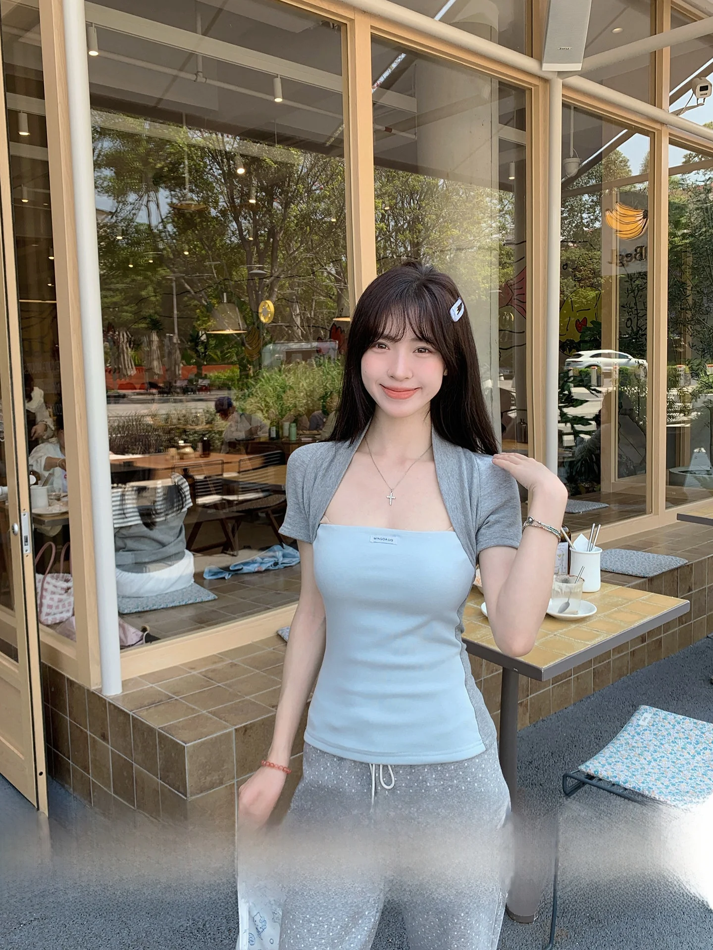 夏のTシャツ重ね着に悩むなら、これで失敗しないアレンジは？