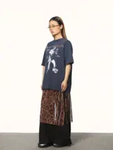 ギタープリント半袖Tシャツ【ユニセックス・夏用・ゆったりデザイン・ビンテージスタイル】