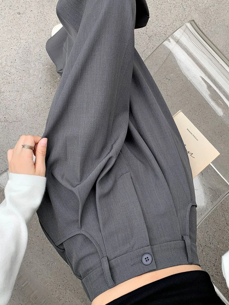 スーツパンツはどのように選ぶべき？通勤スタイルに合うグレーのスーツパンツが解決する3つの理由