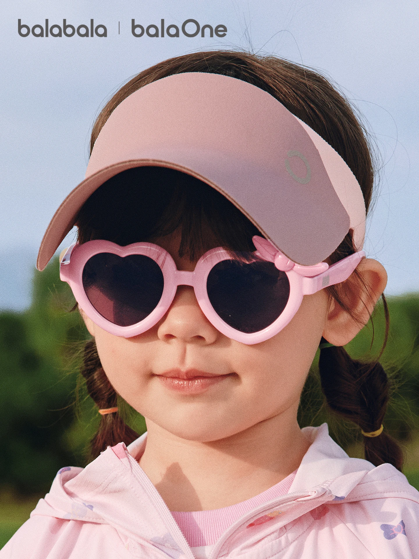 1歳半の女の子にあげるサングラスは、どんな形がおすすめ？