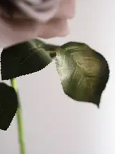 リアルな質感の保湿バラ束【インテリア装飾用・高級感あるフラワーアレンジメント】