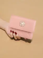 極上の柔らかさの牛革製折りたたみ財布【ポケット用・女性用・スタイリッシュ】