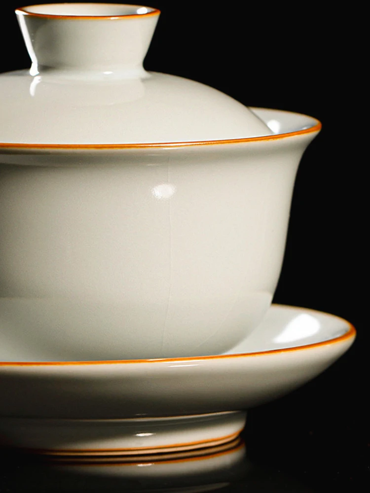 茶色と青の組み合わせは、なぜ今、日本の暮らしに深く根付いているのか？