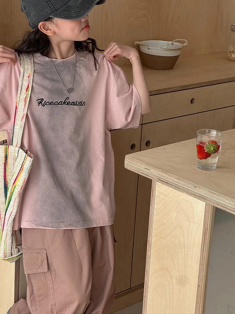 刺繍グラデーションデザインの子供用夏用半袖Tシャツ：大人っぽいスタイルの実用性と着心地の検証