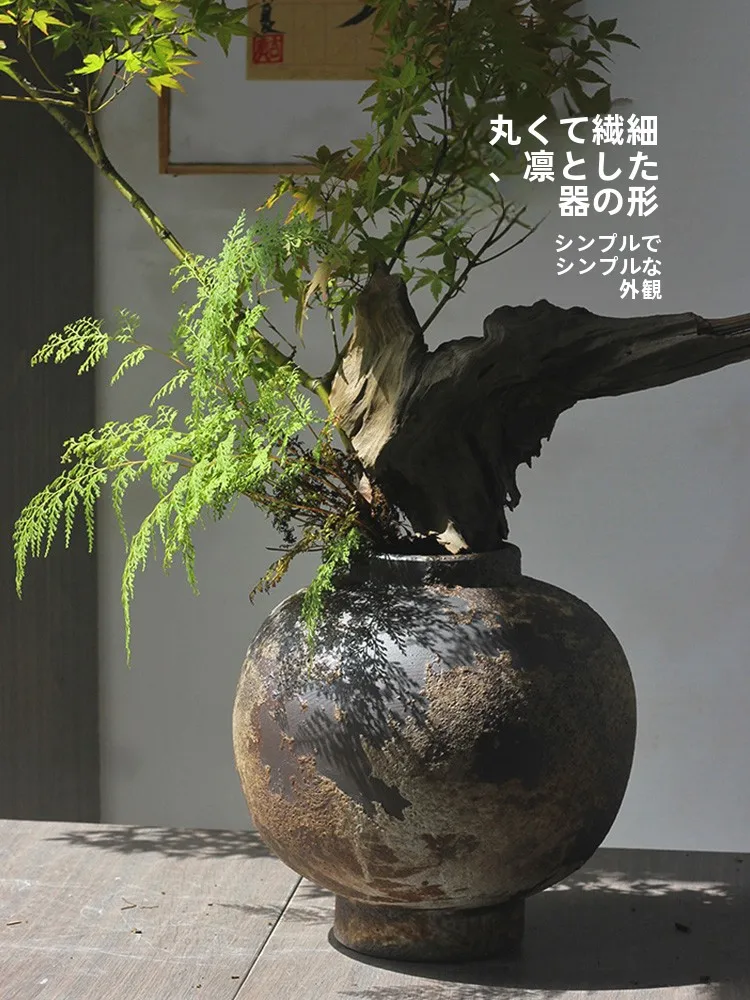 侘寂風の粗陶花瓶：おしゃれなインテリアに最適な台面花器