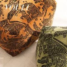 復古風の軽やかなデザイン！グリーンとブラウンの象柄座布団【リビング用・ラグ付き】